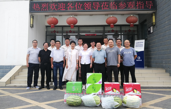 集团及环保向导深入慰问高温一线员工