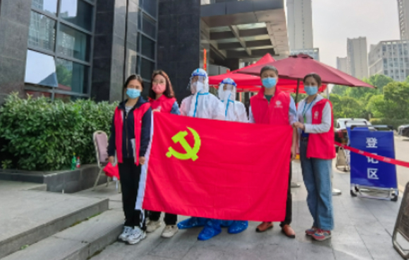 微光成炬，，，，，情暖“疫”线——尊龙凯时“疫”线自愿运动纪实