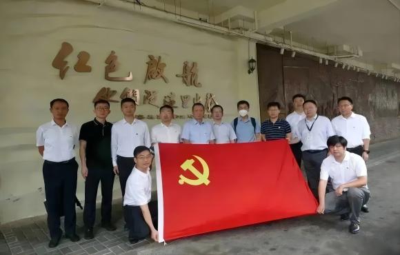 【主题教育】视察研究举行时丨王堤一行赴麦王情形公司开展视察研究事情